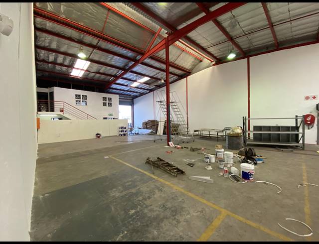 396M² WAREHOUSE TO LET IN SPRINGFIELD